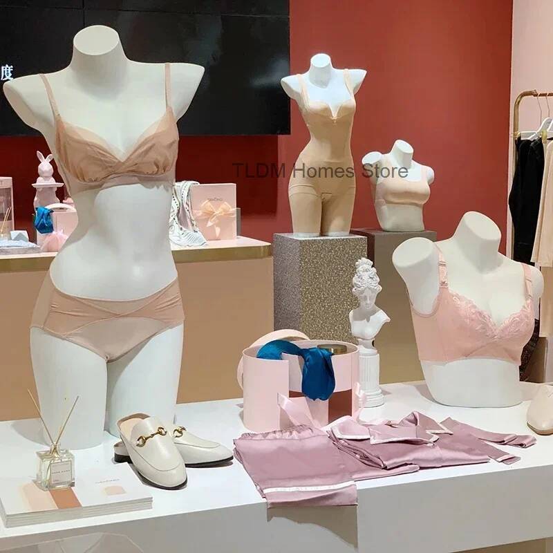 Half-length Underwear Mannequi - Baby Clothing Store recension och pris